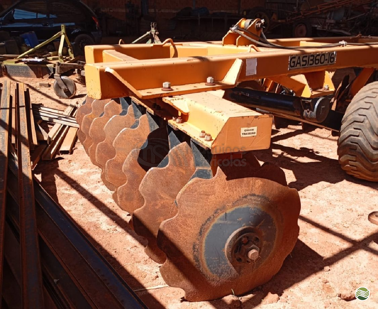 IMPLEMENTOS AGRICOLAS GRADE ARADORA ARADORA 34 DISCOS MS Máquinas Agrícolas DOURADOS MATO GROSSO DO SUL MS